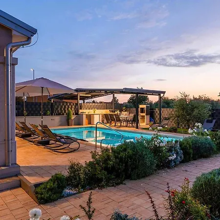 Milina Tatil Evi Višnjan