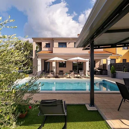Tatil Evi Milina