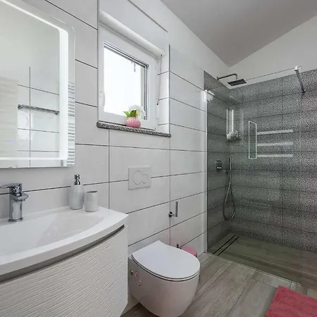 Tatil Evi Milina